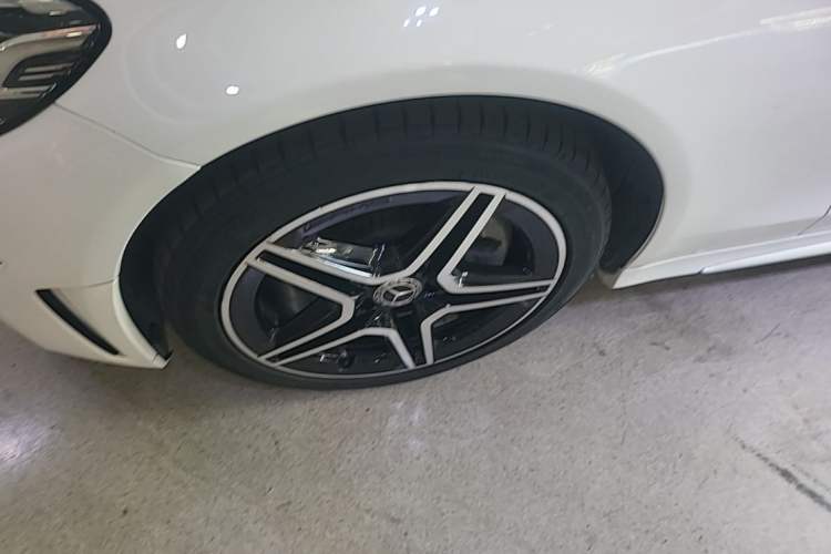 Used Mercedes-Benz C-Class 2021 C 260 L Sport Edition Star Collection Left Front Wheel Hub