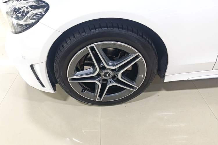 Used Mercedes-Benz C-Class 2021 C 260 L Sport Edition Star Collection Left Front Wheel Hub