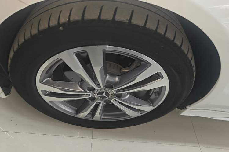 Used Mercedes-Benz C-Class 2021 C 200 L Fashion Edition Sport Version Left Front Wheel Hub