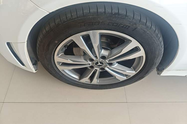 Used Mercedes-Benz C-Class 2021 C 200 L Fashion Edition Sport Version Left Front Wheel Hub
