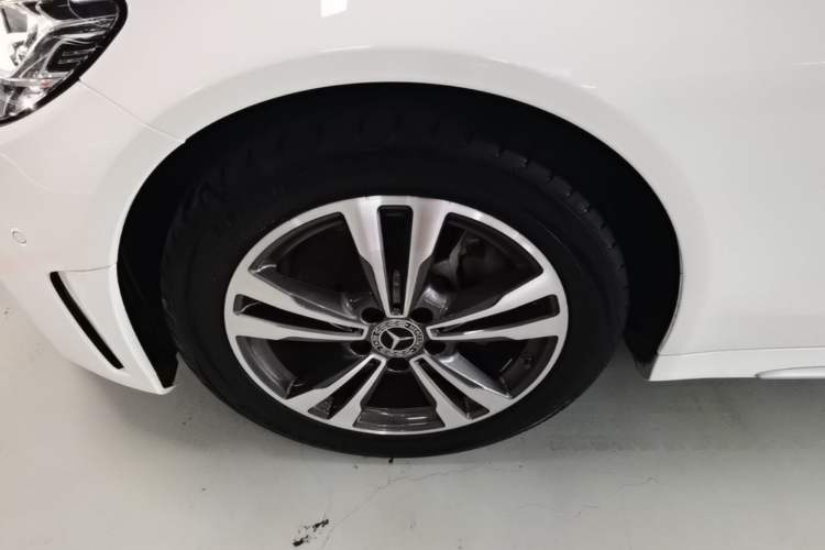 Used Mercedes-Benz C-Class 2021 C 200 L Fashion Edition Sport Version Left Front Wheel Hub