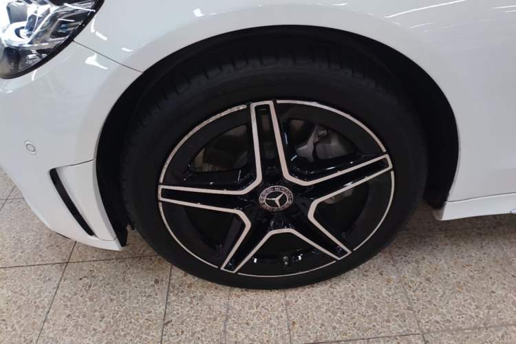 Used Mercedes-Benz C-Class 2021 C 260 L Sport Edition Star Collection Left Front Wheel Hub
