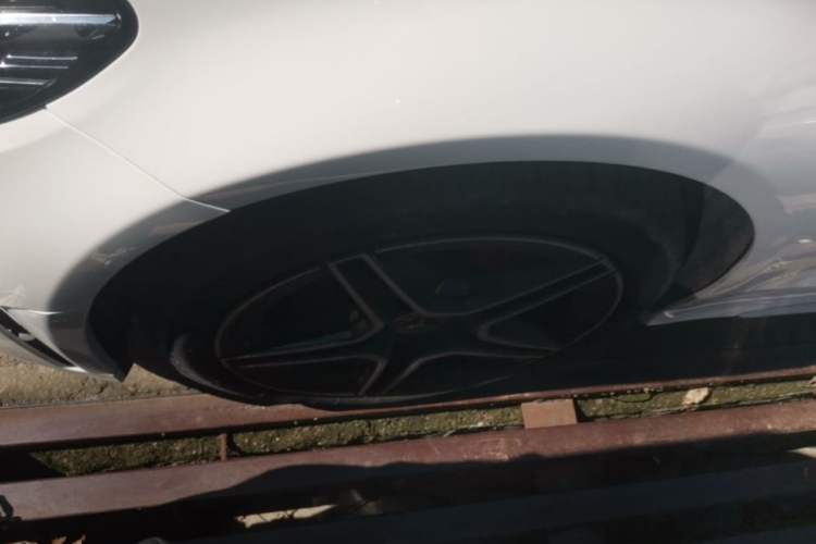 Used Mercedes-Benz C-Class 2021 C 260 L Sport Edition Star Collection Left Front Wheel Hub