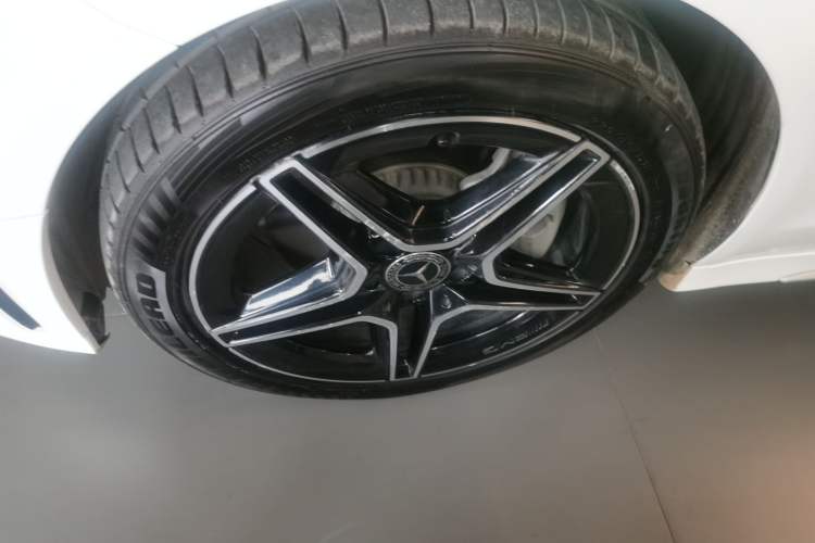 Used Mercedes-Benz C-Class 2021 C 260 L Sport Edition Star Collection Left Front Wheel Hub