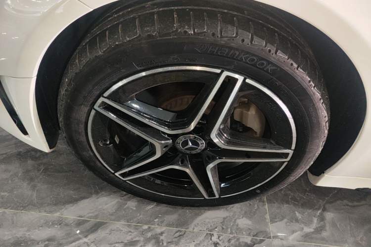 Used Mercedes-Benz C-Class 2021 C 260 Star Edition Left Front Wheel Hub