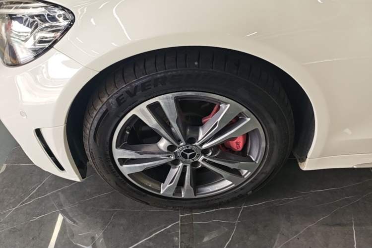 Used Mercedes-Benz C-Class 2021 C 200 L Fashion Edition Sport Version Left Front Wheel Hub
