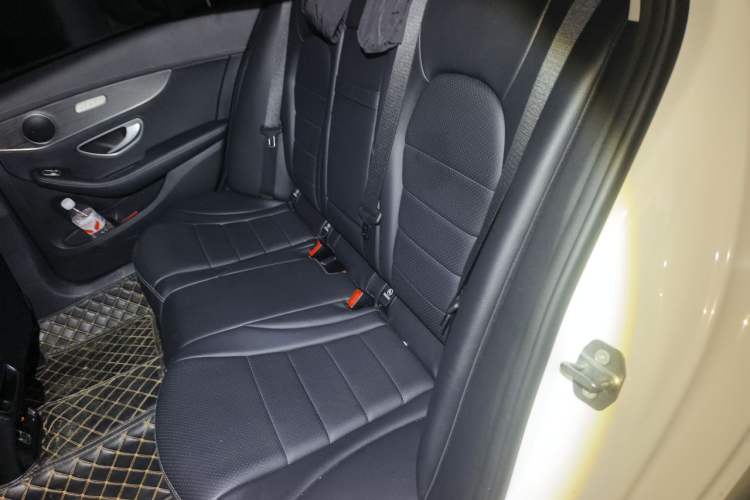 Used Mercedes-Benz C-Class 2021 C 200 L Fashion Edition Sport Version Left Rear Seat