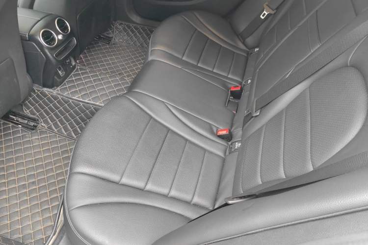 Used Mercedes-Benz C-Class 2021 C 200 L Fashion Edition Sport Version Left Rear Seat