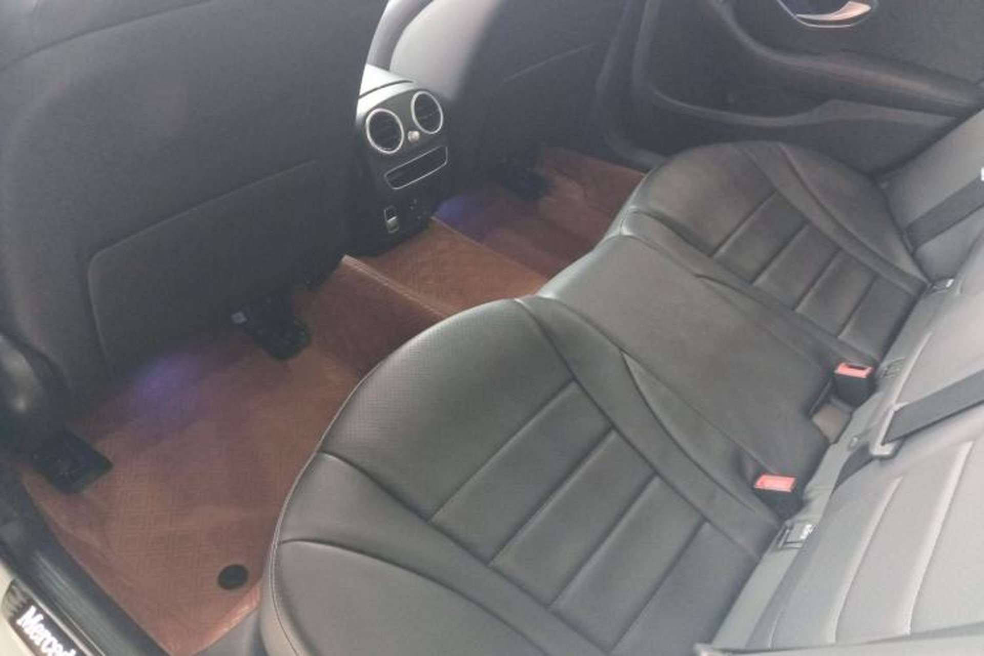 Used Mercedes-Benz C-Class 2021 C 200 L Fashion Edition Sport Version Left Rear Seat