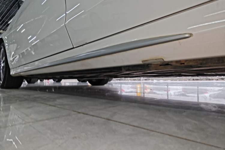 Used Mercedes-Benz C-Class 2021 C 200 L Fashion Edition Sport Version Left Side Sill