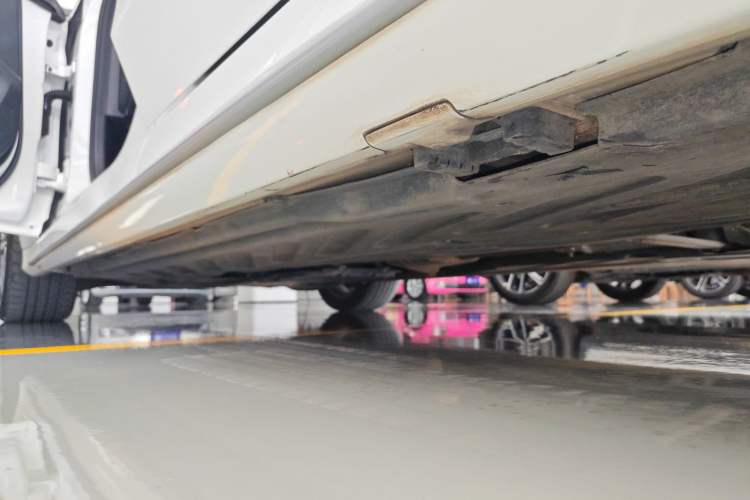 Used Mercedes-Benz C-Class 2021 C 260 L Sport Edition Left Side Sill