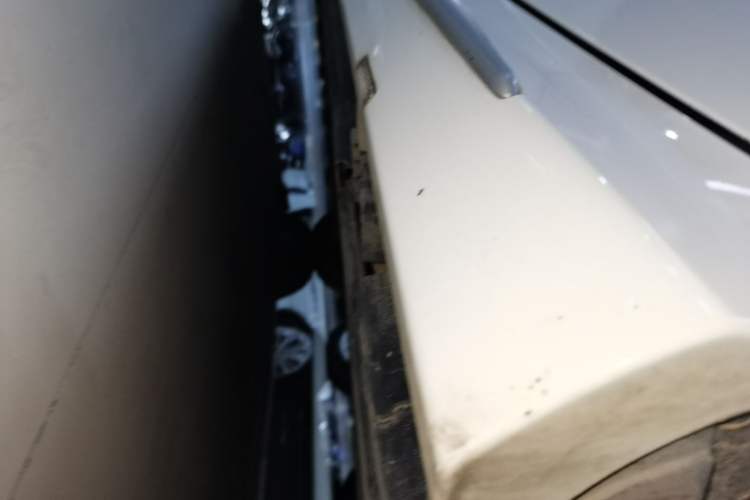 Used Mercedes-Benz C-Class 2021 C 260 L Sport Edition Star Collection Left Side Sill