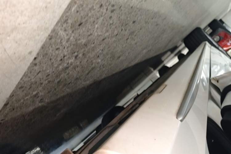 Used Mercedes-Benz C-Class 2021 C 200 L Fashion Edition Sport Version Left Side Sill