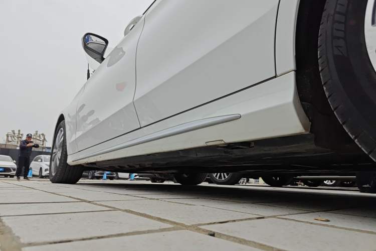 Used Mercedes-Benz C-Class 2021 C 200 L Fashion Edition Sport Version Left Side Sill