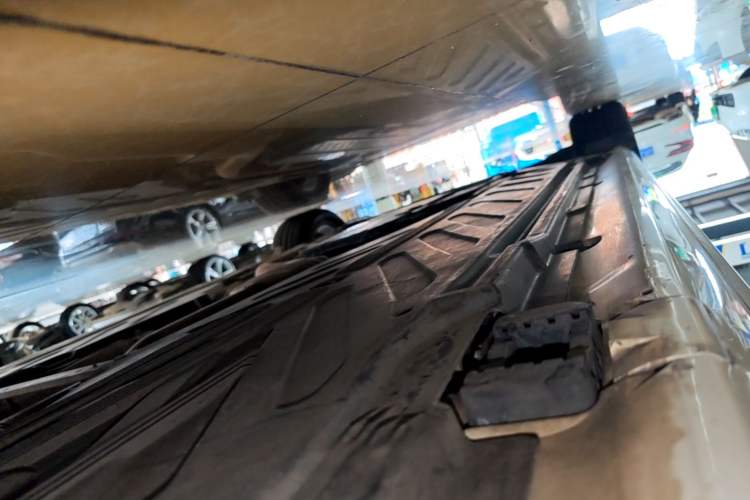 Used Mercedes-Benz C-Class 2021 C 200 L Fashion Edition Sport Version Left Side Sill