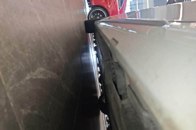 Used Mercedes-Benz C-Class 2021 C 260 L Sport Edition Left Side Sill