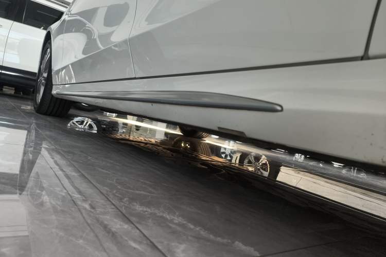 Used Mercedes-Benz C-Class 2021 C 200 L Fashion Edition Sport Version Left Side Sill