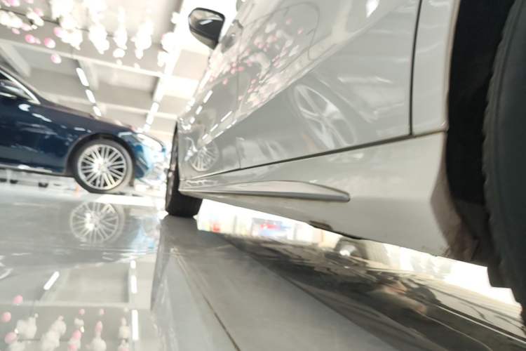 Used Mercedes-Benz C-Class 2021 C 200 L Fashion Edition Sport Version Left Side Sill