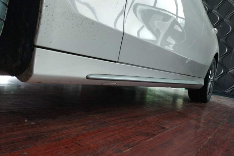 Used Mercedes-Benz C-Class 2021 C 200 L Fashion Edition Sport Version Left Side Sill