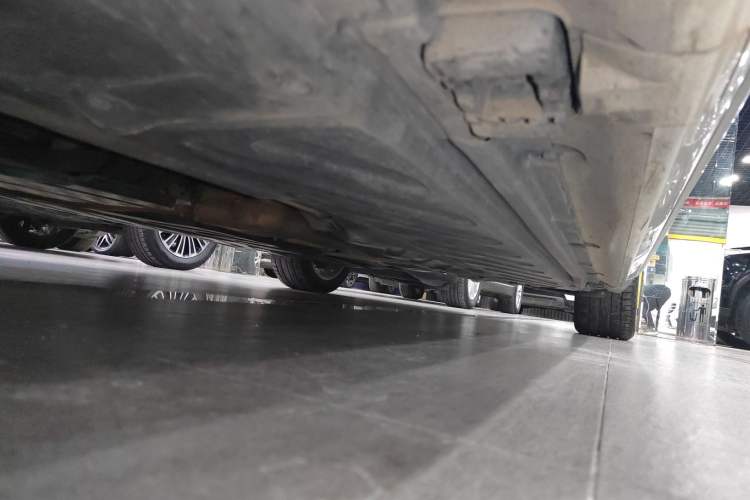 Used Mercedes-Benz C-Class 2021 C 200 L Fashion Edition Sport Version Left Side Sill