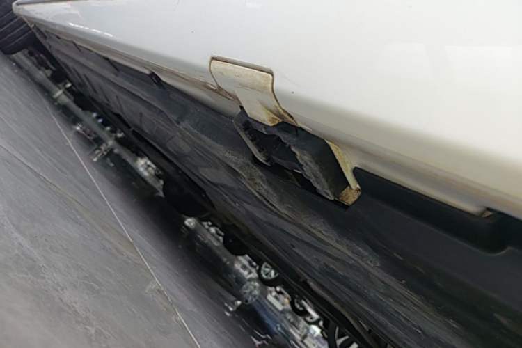 Used Mercedes-Benz C-Class 2021 C 260 L Sport Edition Star Collection Left Side Sill