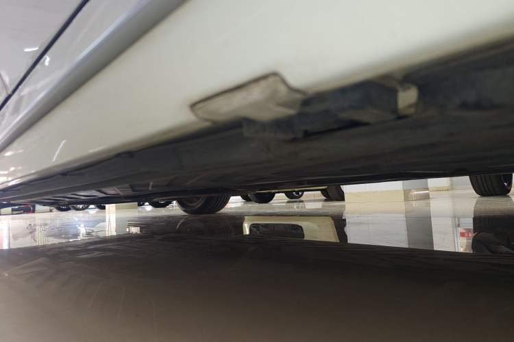 Used Mercedes-Benz C-Class 2021 C 200 L Fashion Edition Sport Version Left Side Sill