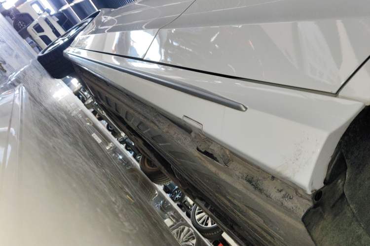 Used Mercedes-Benz C-Class 2021 C 260 L Sport Edition Left Side Sill
