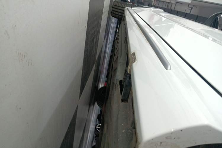 Used Mercedes-Benz C-Class 2021 C 260 L Sport Edition Star Collection Left Side Sill