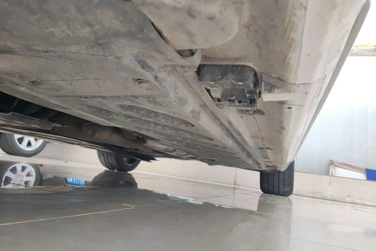 Used Mercedes-Benz C-Class 2021 C 260 L Sport Edition Star Collection Left Side Sill