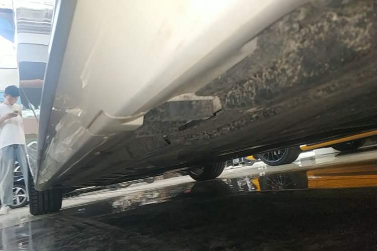 Used Mercedes-Benz C-Class 2021 C 260 L Sport Edition Star Collection Left Side Sill