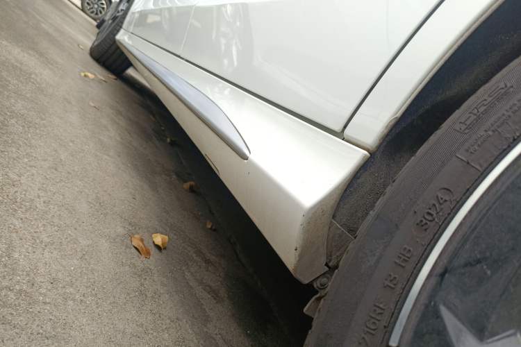 Used Mercedes-Benz C-Class 2021 C 260 L Sport Edition Star Collection Left Side Sill
