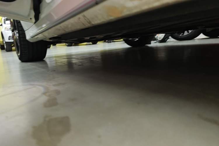 Used Mercedes-Benz C-Class 2021 C 260 L Sport Edition Star Collection Left Side Sill