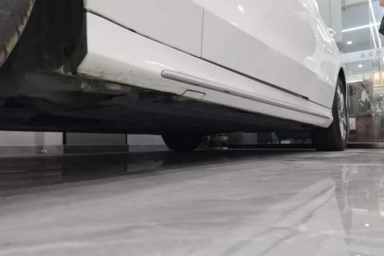 Used Mercedes-Benz C-Class 2021 C 260 L Sport Edition Left Side Sill