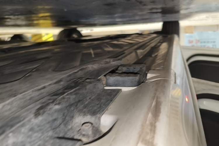 Used Mercedes-Benz C-Class 2021 C 200 L Fashion Edition Sport Version Left Side Sill