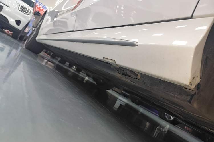 Used Mercedes-Benz C-Class 2021 C 200 L Fashion Edition Sport Version Left Side Sill