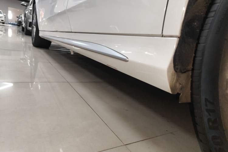 Used Mercedes-Benz C-Class 2021 C 260 L Sport Edition Left Side Sill