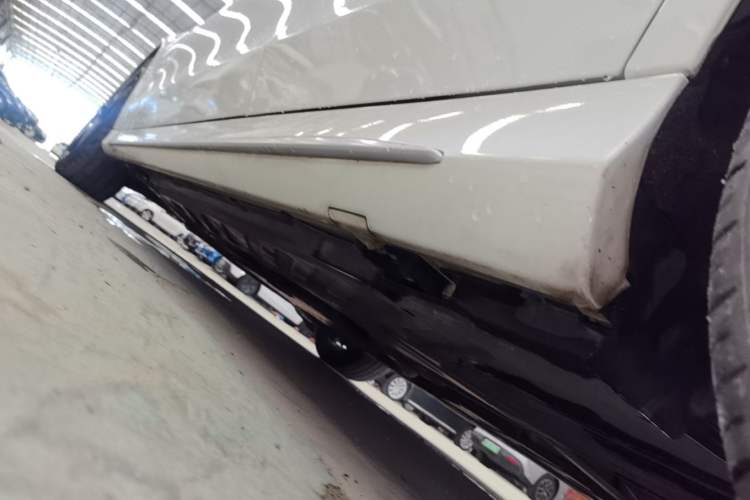 Used Mercedes-Benz C-Class 2021 C 260 L Sport Edition Star Collection Left Side Sill