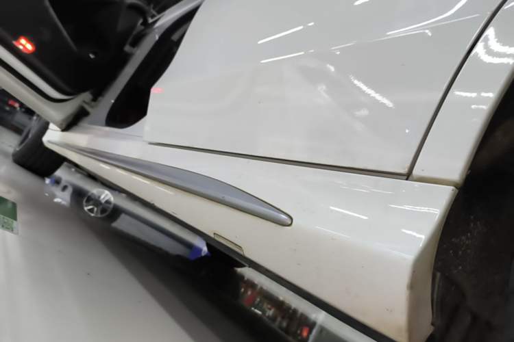 Used Mercedes-Benz C-Class 2021 C 260 L Sport Edition Star Collection Left Side Sill