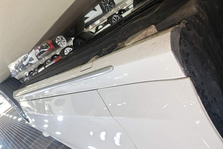 Used Mercedes-Benz C-Class 2021 C 260 L Sport Edition Star Collection Left Side Sill