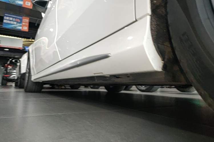Used Mercedes-Benz C-Class 2021 C 200 L Fashion Edition Sport Version Left Side Sill