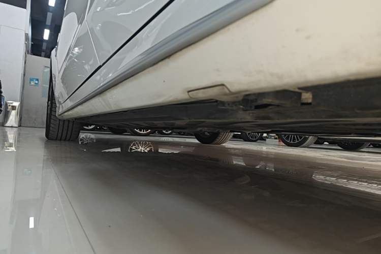 Used Mercedes-Benz C-Class 2021 C 200 L Fashion Edition Sport Version Left Side Sill