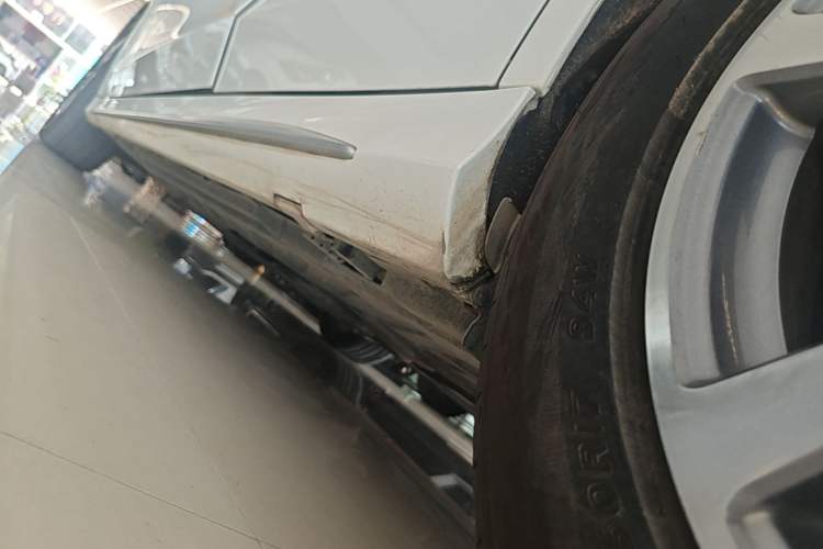 Used Mercedes-Benz C-Class 2021 C 200 L Fashion Edition Sport Version Left Side Sill
