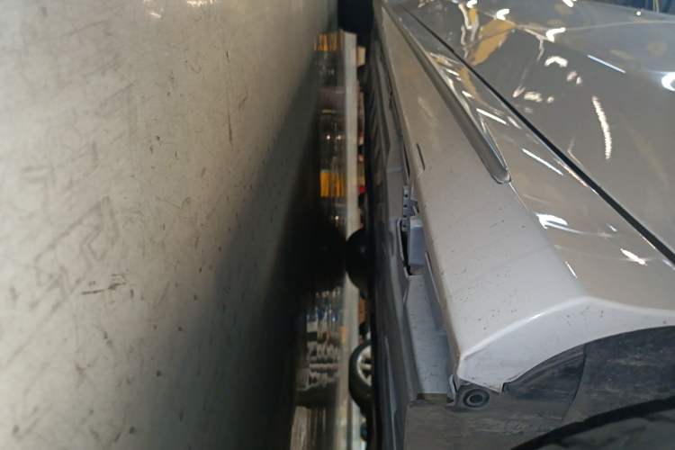 Used Mercedes-Benz C-Class 2021 C 200 L Fashion Edition Sport Version Left Side Sill