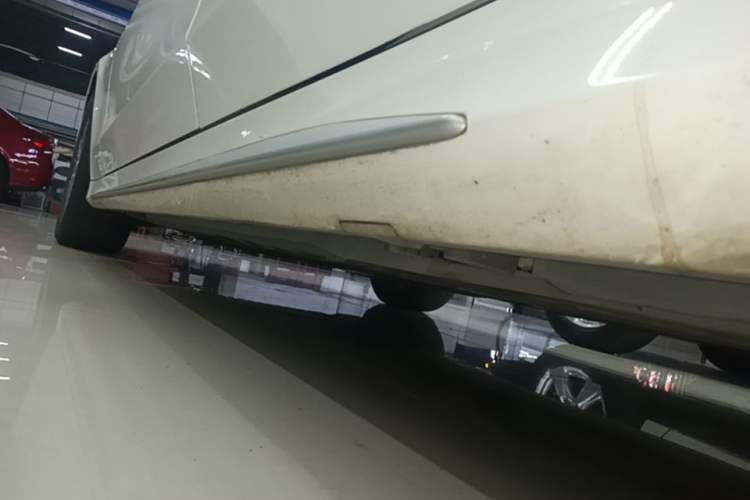 Used Mercedes-Benz C-Class 2021 C 200 L Fashion Edition Sport Version Left Side Sill