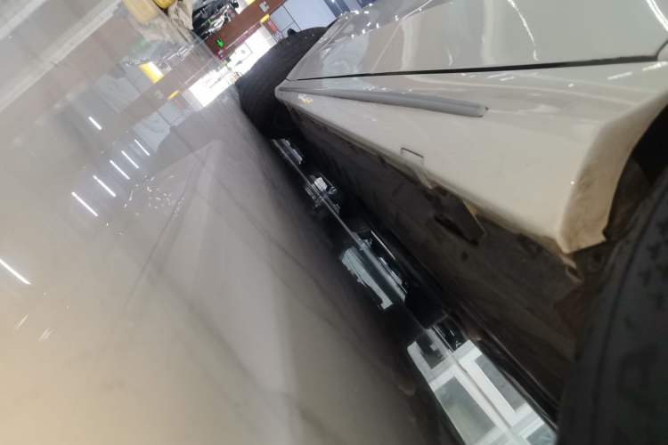 Used Mercedes-Benz C-Class 2021 C 200 L Fashion Edition Sport Version Left Side Sill