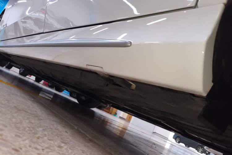 Used Mercedes-Benz C-Class 2021 C 260 L Sport Edition Star Collection Left Side Sill