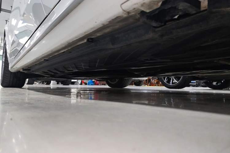 Used Mercedes-Benz C-Class 2021 C 200 L Fashion Edition Sport Version Left Side Sill