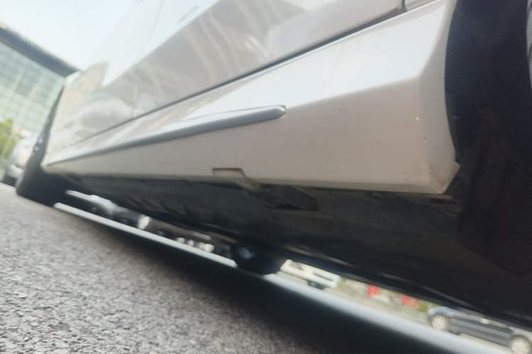 Used Mercedes-Benz C-Class 2021 C 260 L Sport Edition Star Collection Left Side Sill