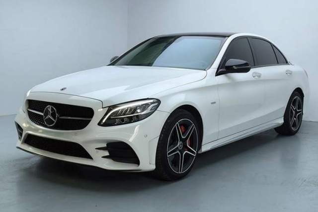 Ojetý Mercedes-Benz C-Class 2021 C 260 L Sport Edition Star Collection