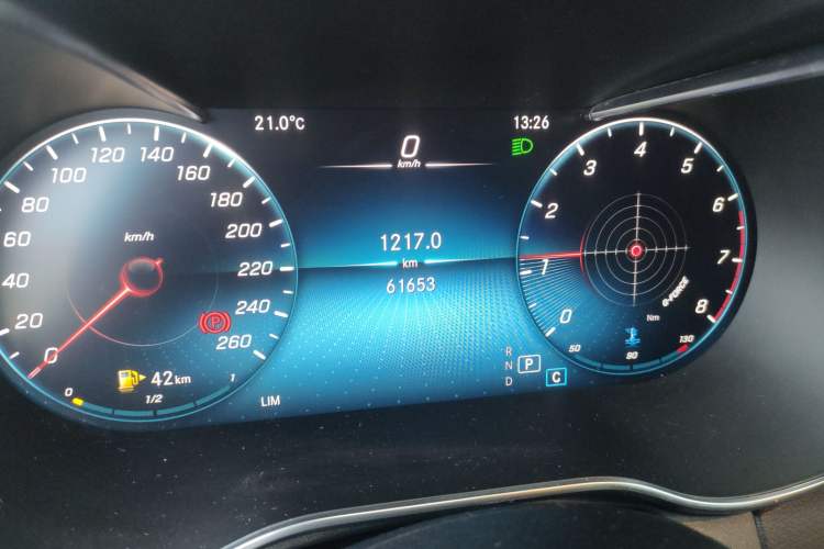 Used Mercedes-Benz C-Class 2021 C 200 L Fashion Edition Sport Version Odometer Close Up